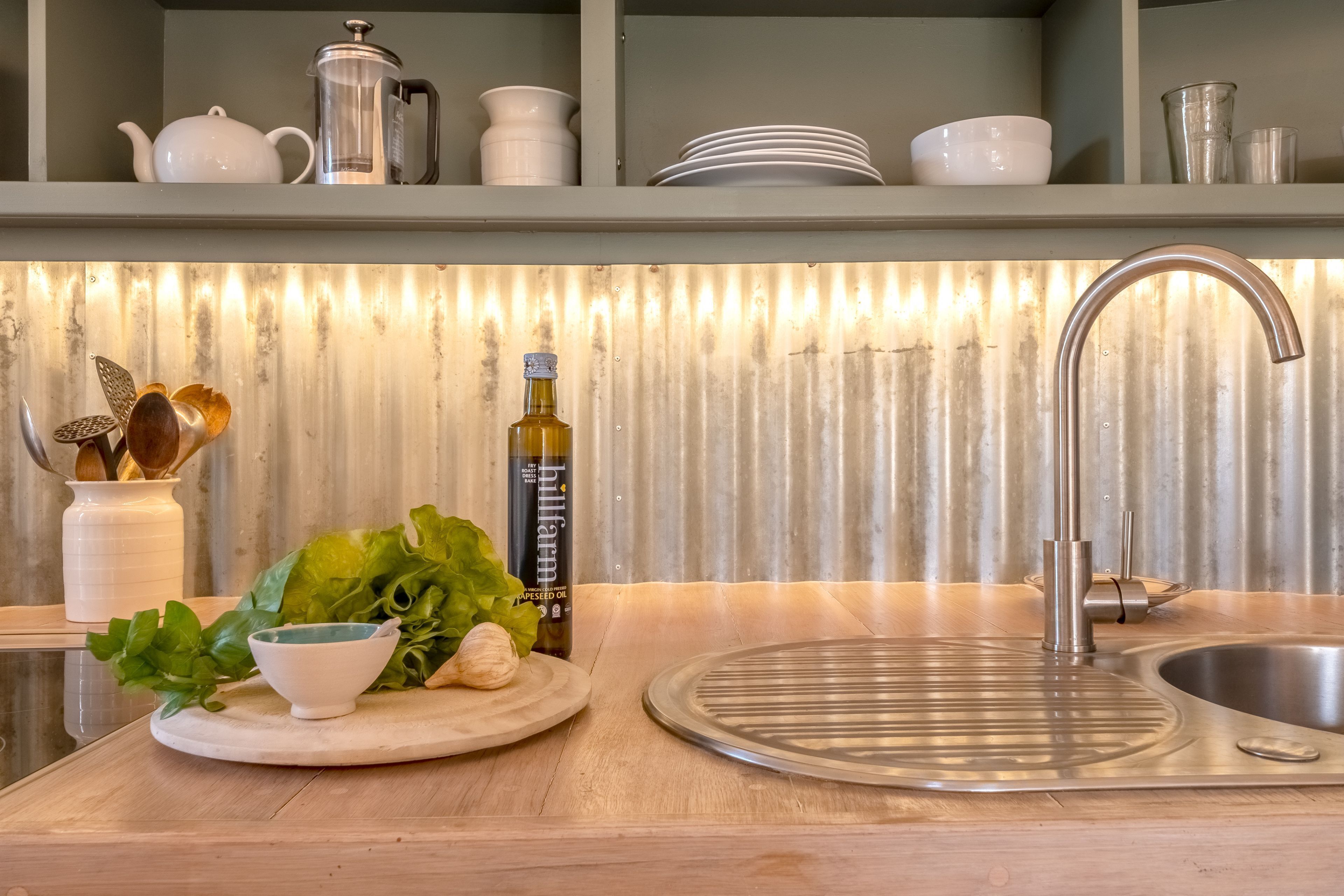 Frigorífico, horno, placa de cocina y tostadora