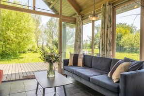 TV - Ultimate Constable Country retreat -The Pump House (Colchester)