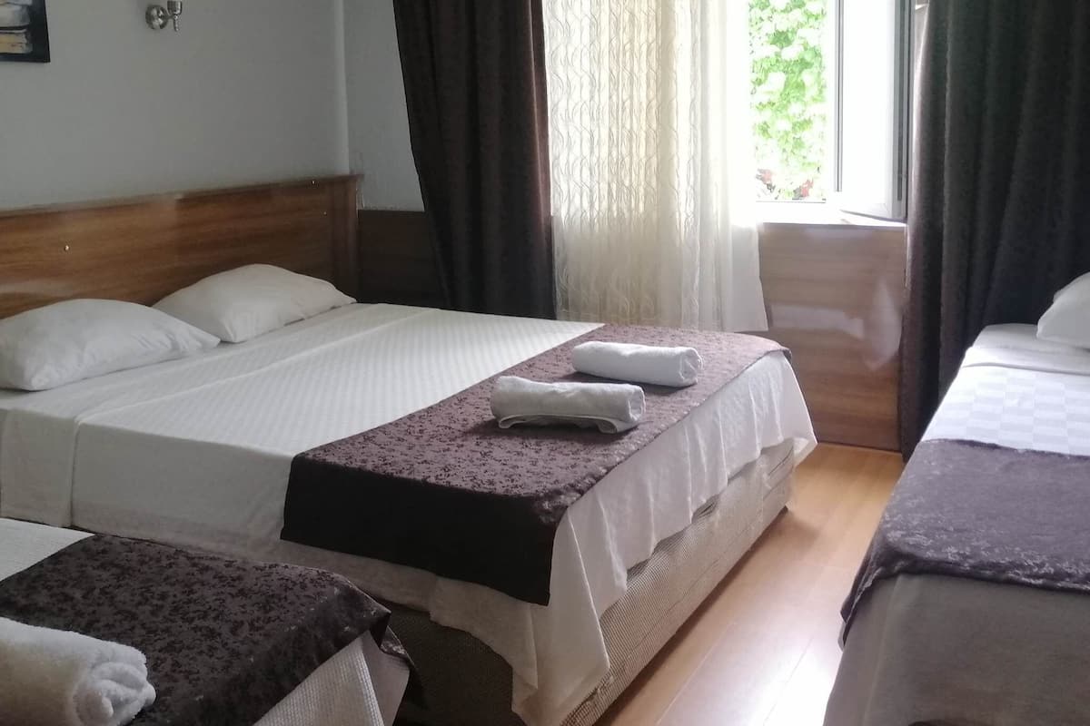 Kamar Quadruple Standar | 13 kamar tidur dan Wi-Fi gratis