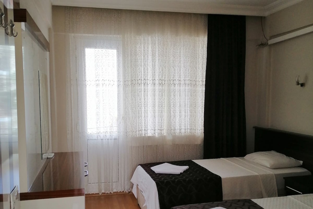 13 habitaciones y wifi gratis