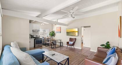 American Riviera Oasis Close to Beach and Downtown