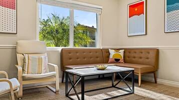 Televisión, oficina