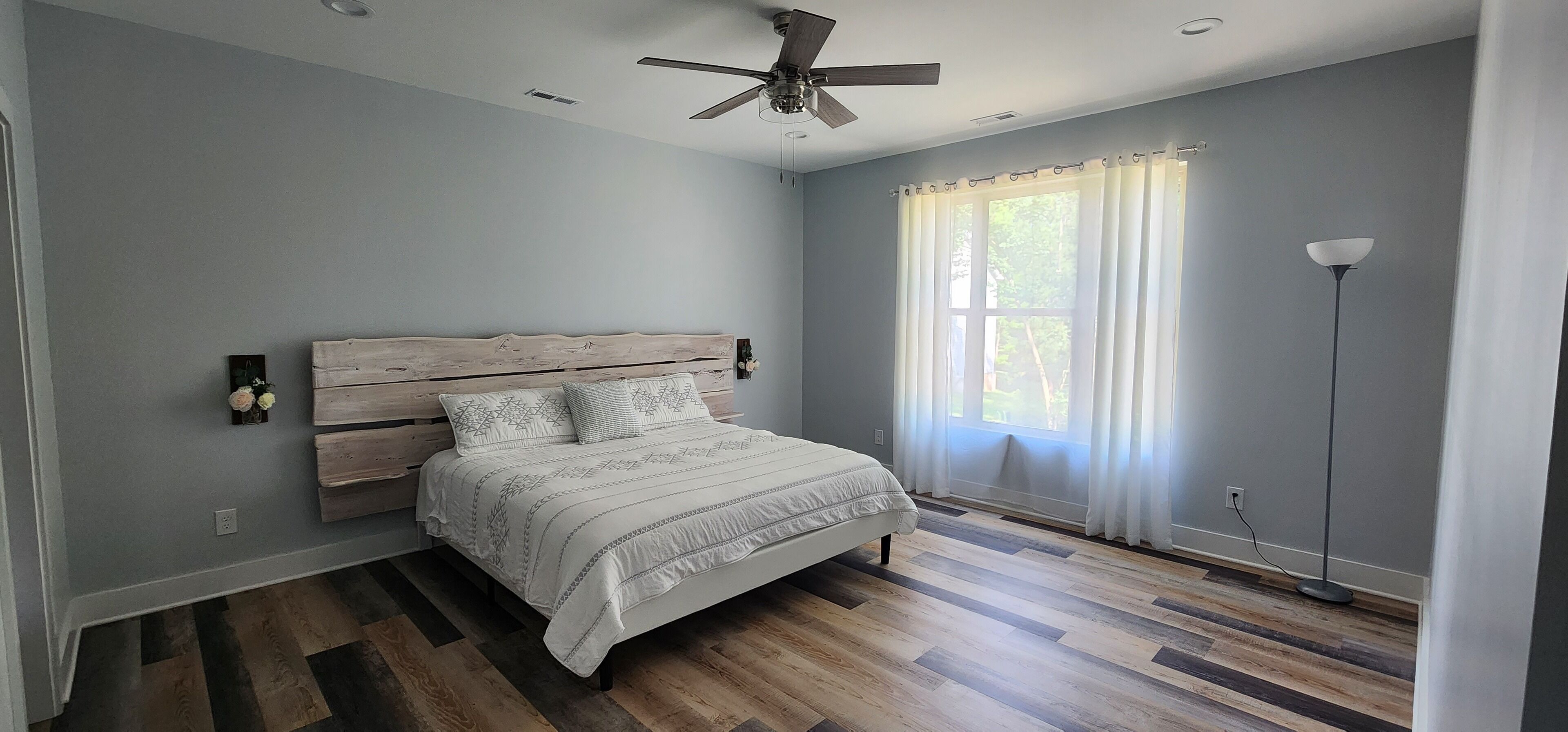 Serene Retreat in Waxhaw: Steps Away from Downtown Delights!