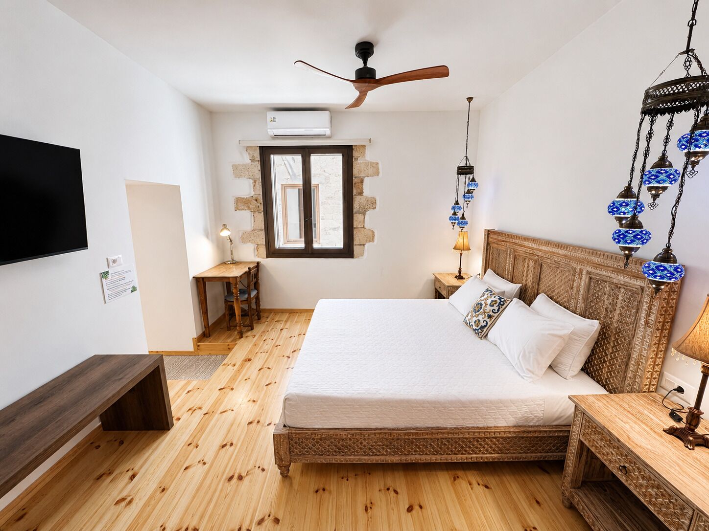 Deluxe Room, 1 King Bed, Non Smoking, City View | Premium bedding, down comforters, minibar, in-room safe