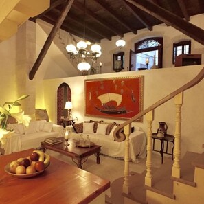 Interior entrance - Venetian Palace Chania (Chania)