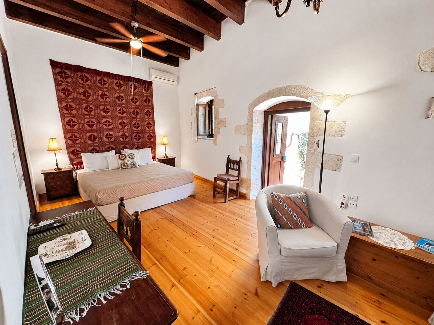 Deluxe Room, 1 King Bed, Non Smoking, Terrace | Premium bedding, down comforters, minibar, in-room safe