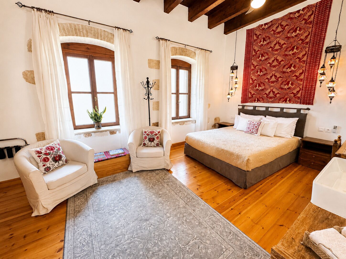 Deluxe Room, 1 Queen Bed, Non Smoking, City View | Living area | 42-inch Smart TV with cable channels, TV, Netflix