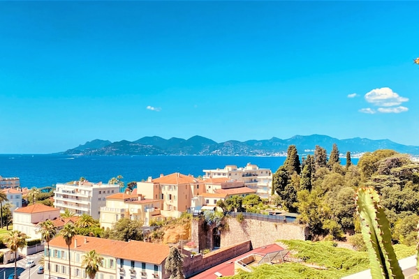 Vue Mer Sensationnelle
Terrasse panoramique de 35 mÂČ Ă 300°
EntiÚrement rénové