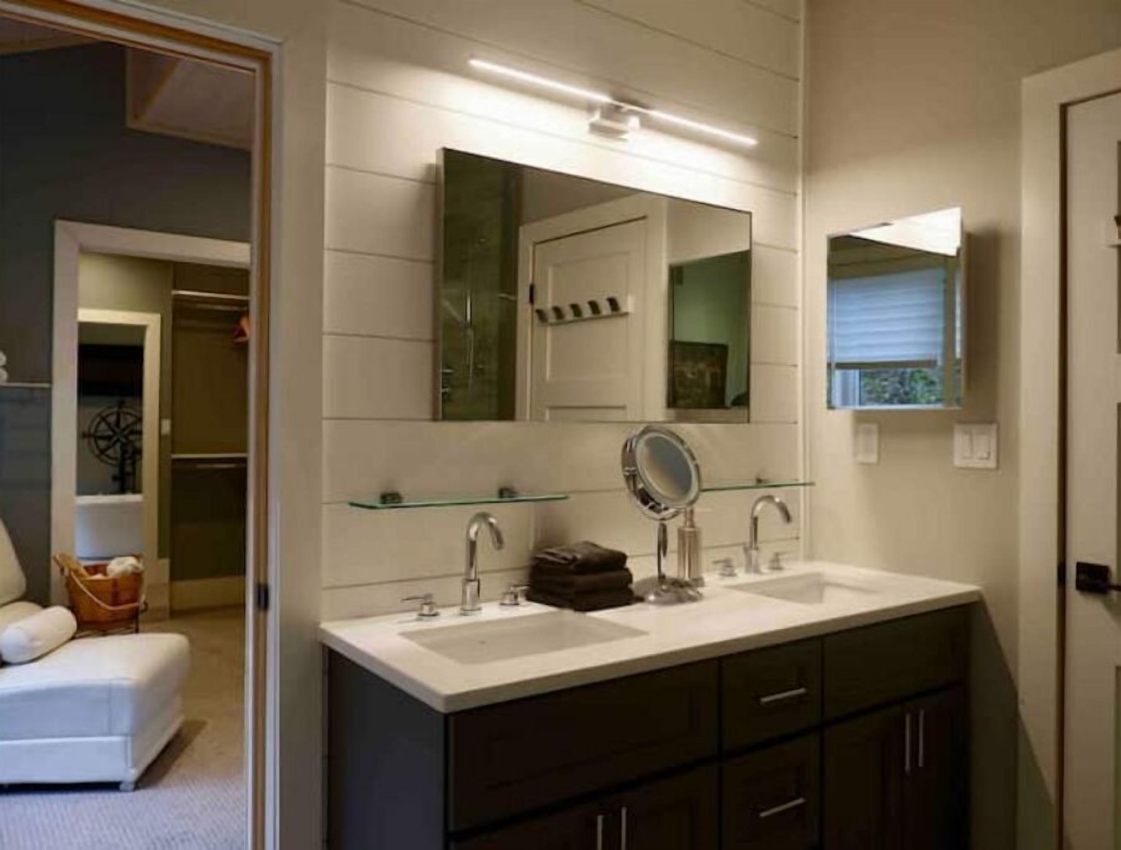 The Rowanwood - Muskoka Cottage Retreat