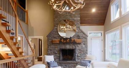 The Rowanwood - Muskoka Cottage Retreat
