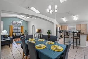 Dining - Stunning 5BR/4BA Pool Home Near Disney World (Kissimmee)