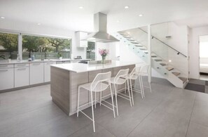 Kühlschrank, Ofen, Herdplatte, Geschirrspüler