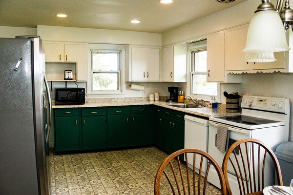 Refrigerador, microondas, horno, placa de cocina