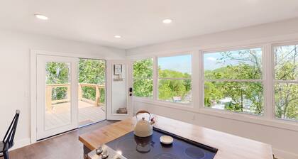 Inviting home with enclosed yard, mountain view, firepit, & W/D