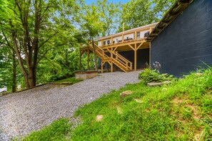 Exterior - Inviting home with enclosed yard, mountain view, firepit, & W/D (Waynesville)