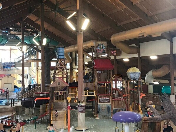 Children’s area - Stay and Play in this 3bd 3ba Presidential Suite (Wisconsin Dells)