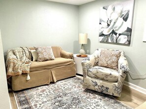 Living area - Tiny Home In Pensacola , Near Baptist Hospital/HCA/Ascension Sacred/& PCC (Pensacola)