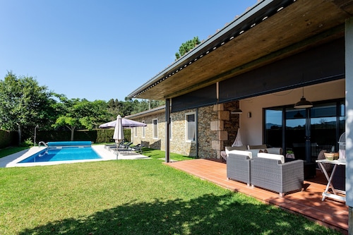 Villa 271 Charming Holiday Villa Near Coast