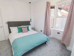 2 bedrooms, individually decorated, individually furnished, free WiFi - The Salthouse Apartment 1 (Scarborough)