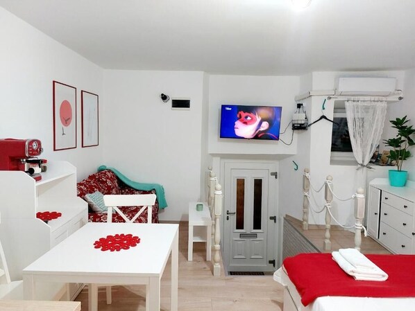 1 bedroom, WiFi, bed sheets