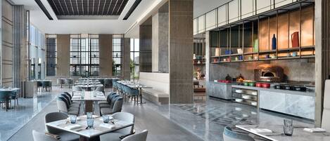 Se sirven desayunos, almuerzos y cenas (con vistas al jardín)