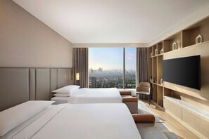 Premium bedding, down comforters, minibar, in-room safe - Le Méridien Navi Mumbai (Navi Mumbai)