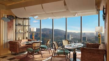 Breakfast, lunch, dinner served; garden views