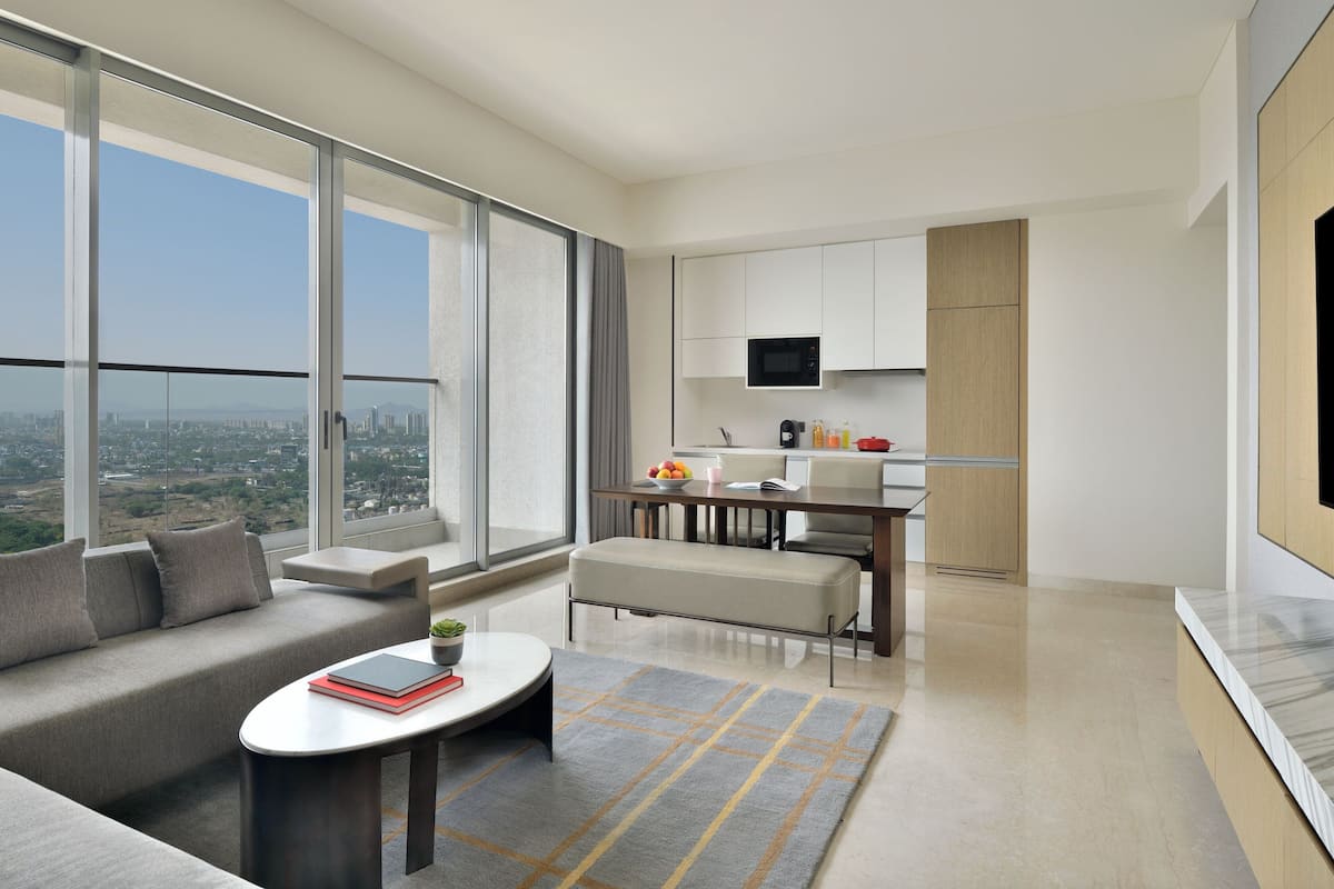 Premium Suite, 1 Bedroom, Non Smoking, Balcony (View)