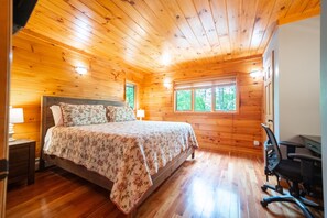 4 عدّة غرف نوم ومكتب ومكواة/لوح كي وسرير سفر