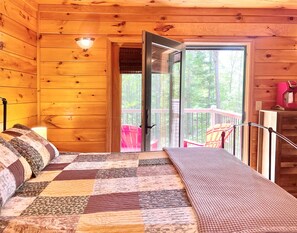 4 bedrooms, desk, iron/ironing board, travel cot - Mountain Retreat in Whiteface, Lake Placid Region (Jay)