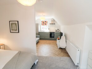 1 bedroom, individually decorated, individually furnished, free WiFi - The Salthouse Apartment 3 (Scarborough)