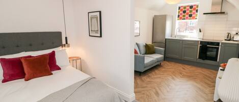 1 bedroom, individually decorated, individually furnished, free WiFi