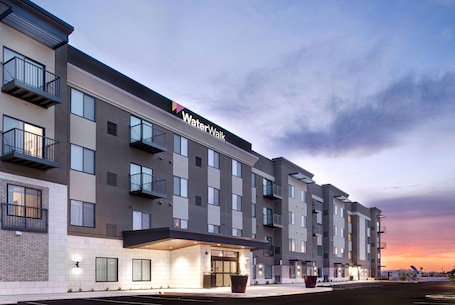 Exterior. WaterWalk Extended Stay by Wyndham Tucson
