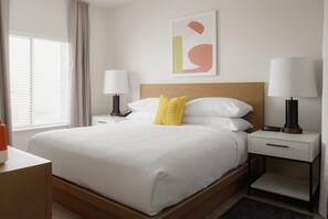 Premium bedding, laptop workspace, iron/ironing board, free WiFi - WaterWalk Extended Stay by Wyndham Tucson (Tucson)