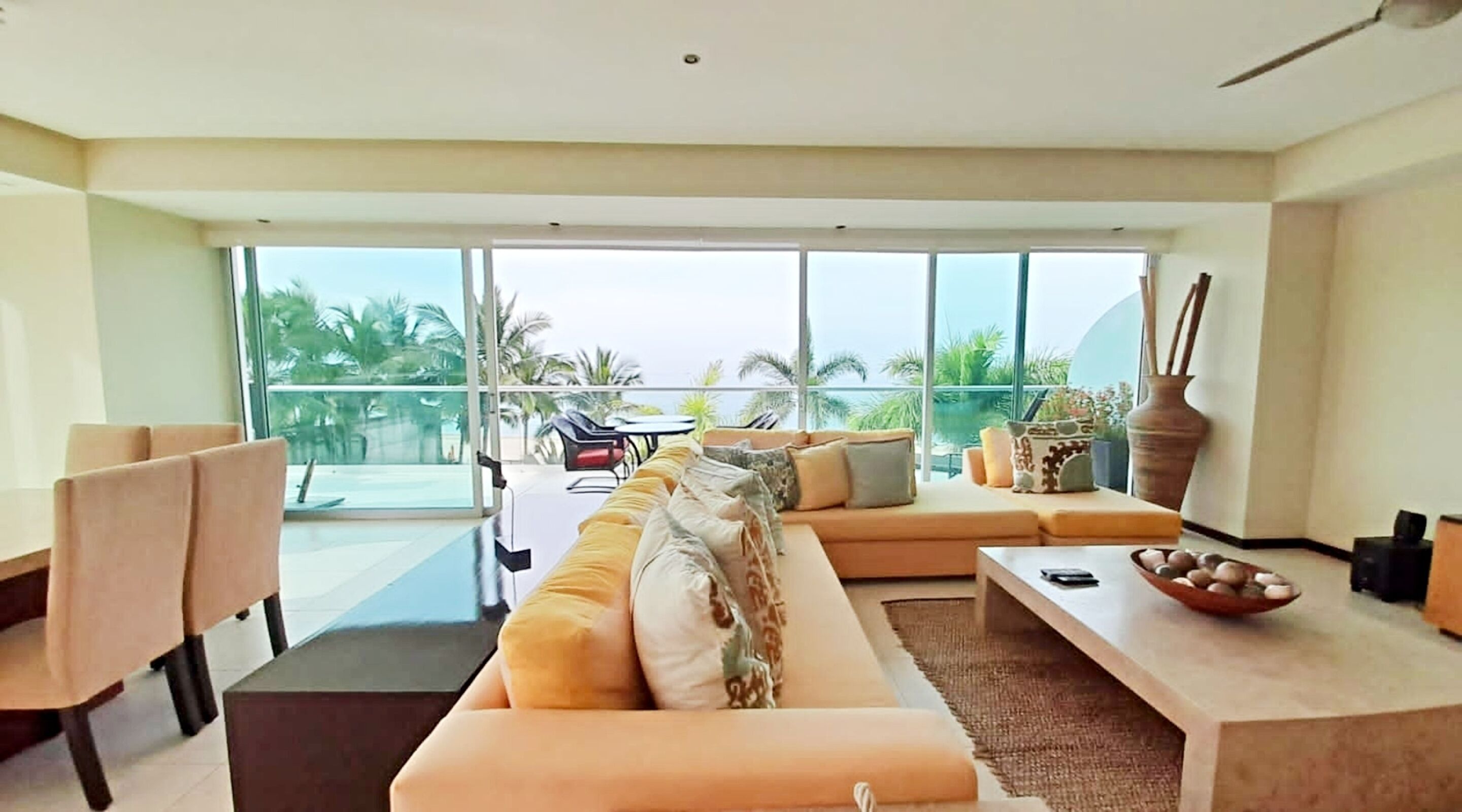 Luxury Condo | Living area