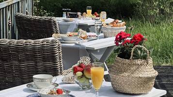 Petit déjeuner continental servi tous les jours en supplément