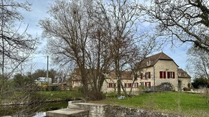 Exterior - Moulin Le Fleurie  (Charenton-du-Cher)