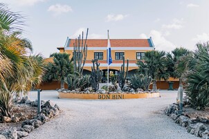 Fachada de la propiedad