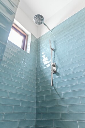 Bathroom shower - Boutique Hotel Wanapa Adult Friendly - 14 years and older. (Kralendijk)