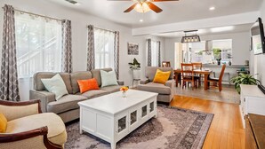 Unclassified image, 4 of 40, button - Culinary Cottage - Pet friendly, king bed wlk2DT (Paso Robles)