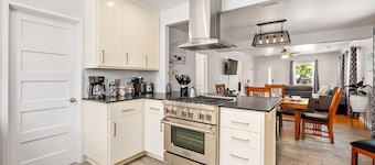 Culinary Cottage - Pet friendly, king bed wlk2DT