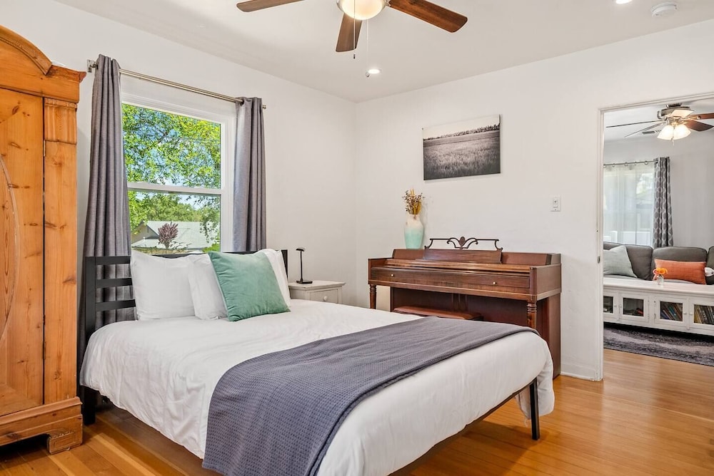 Culinary Cottage Pet friendly, king bed wlk2DT Paso Robles Vrbo