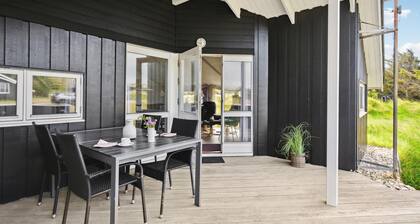 Amazing home in Ringkøbing with sauna