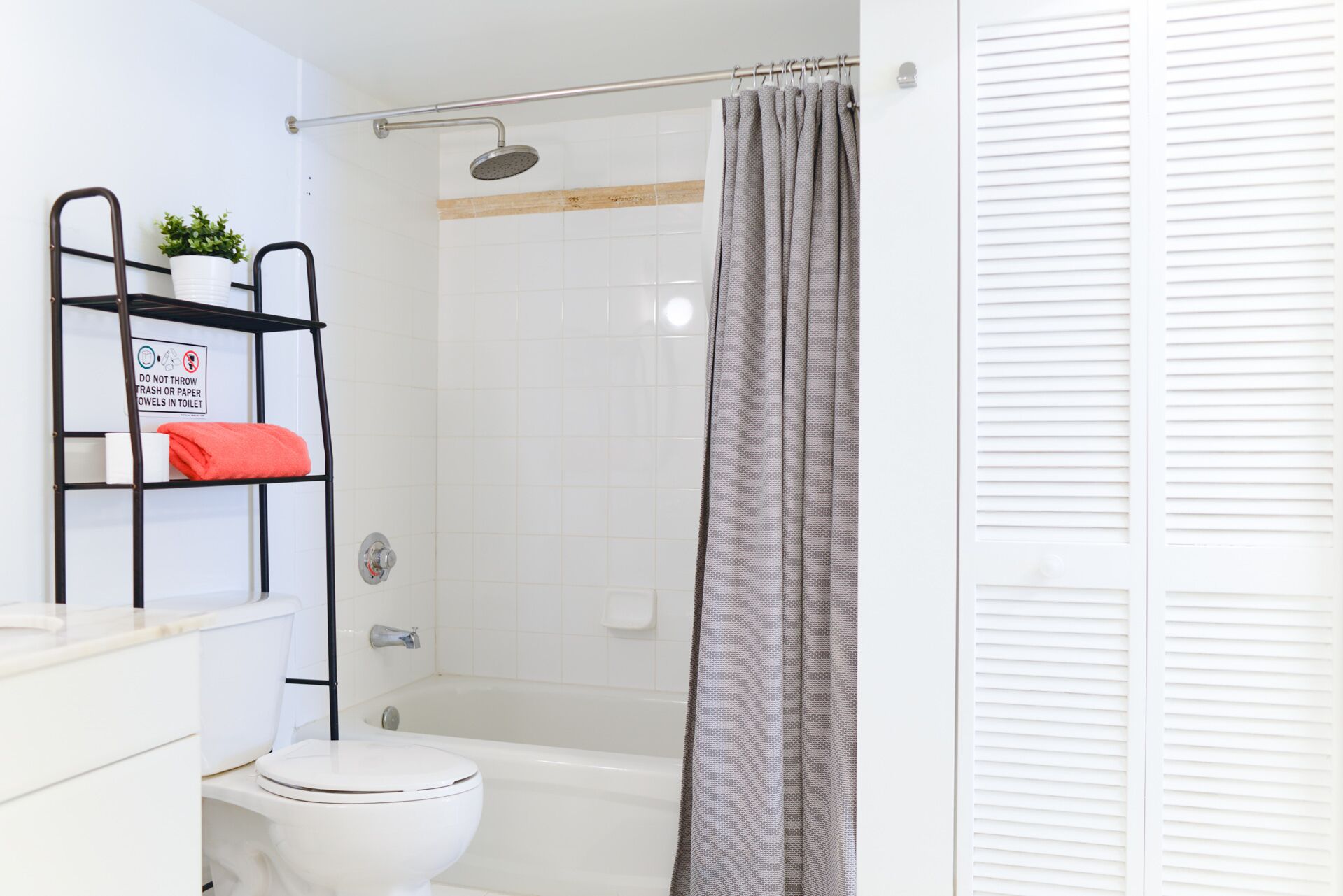 Great Condo at Brickell FreeParking Pool