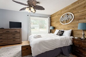 4 bedrooms, iron/ironing board, free WiFi, bed sheets