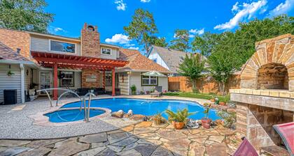 Houston’s 4BR and 2B with Pool
