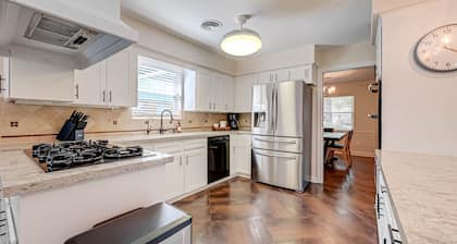 Houston’s 4BR and 2B with Pool