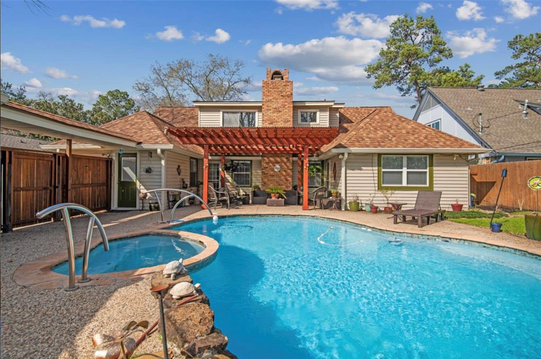 Houston’s 4BR and 2B with Pool