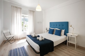 2 bedrooms, iron/ironing board, bed sheets