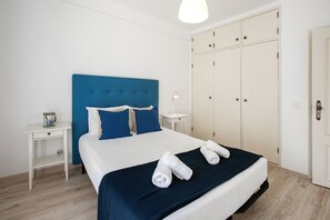 2 Schlafzimmer, Bügeleisen/Bügelbrett, Reisekinderbett, Bettwäsche